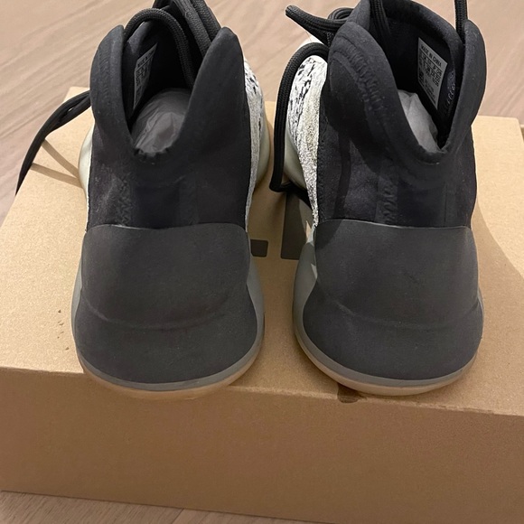 yeezy quantum sea teal - Picture 3 of 6